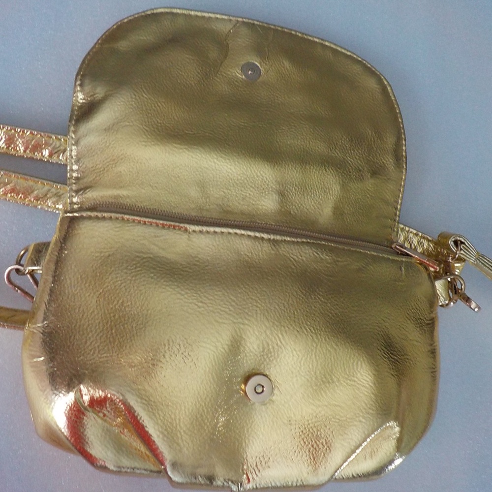 Gold Metallic CrossBody/Wristlet/Shoulder Bag - Picture 7 of 10